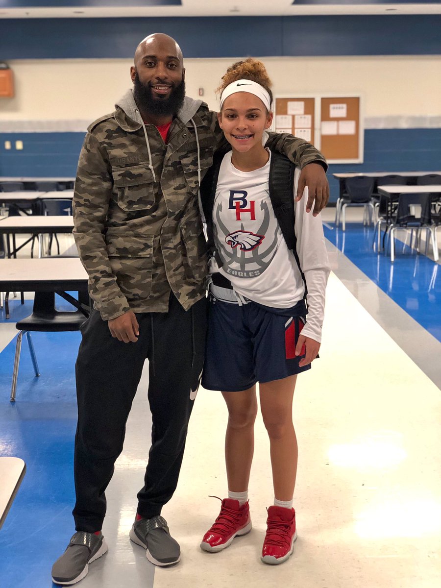 GrindHouseBB's tweet photo. They will never understand but it’s nothing to explain @mrsmac0606 . Great game tonight. WE LAID THE BLUEPRINT FOR A LOT OF PPL BUT THEY WON’T EVER GIVE US THE CREDIT. TRUE GAME CHANGERS #LilBullet #GrindHouseBasketball #iTrainWithMarcusWalker https://t.co/0OSSVSqoHT
