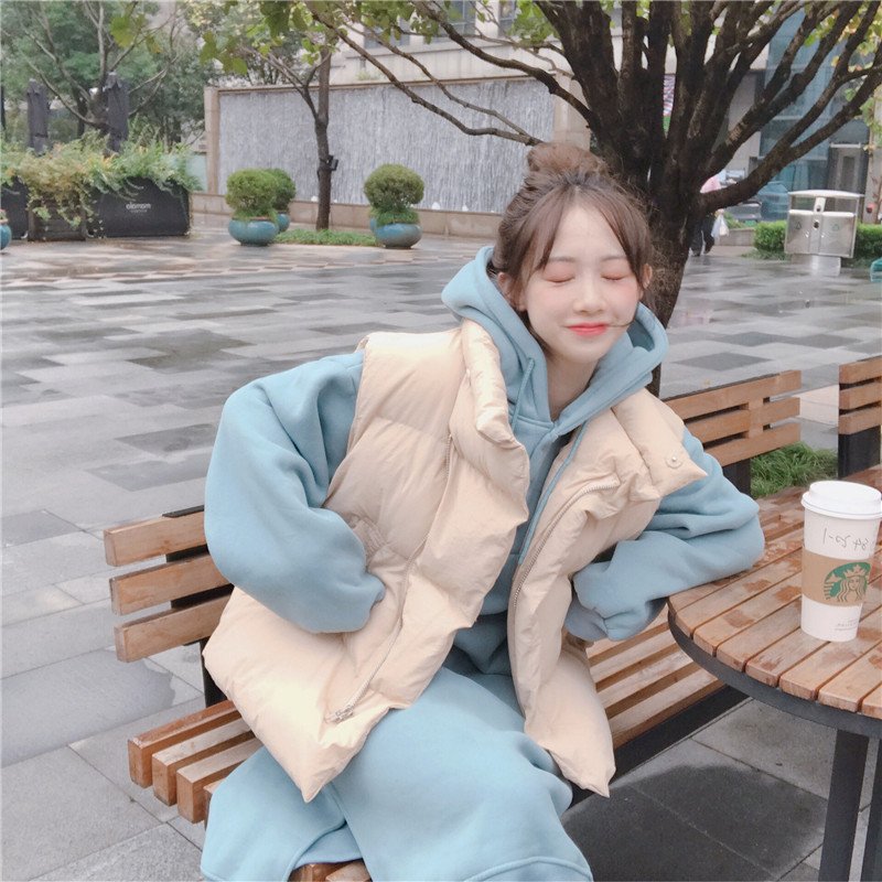 Wear_Blossom's tweet photo. [RT추첨]

🌸마카롱 패쪼 후드 투피스🌸

후드원피스와 패딩조끼가 세트인 상품이에요! 발랄한 분위기를 자아내어 통통튀는 ��력을 갖고있답니다!

각각 색상마다 다른 분위기를 연출해, 친구와 함께 트윈룩으로도 너무 좋을것 같아요💃

사이트https://t.co/s3PXuHtwiE
블로그https://t.co/opaurHlaSV https://t.co/rWcGjgkVcx