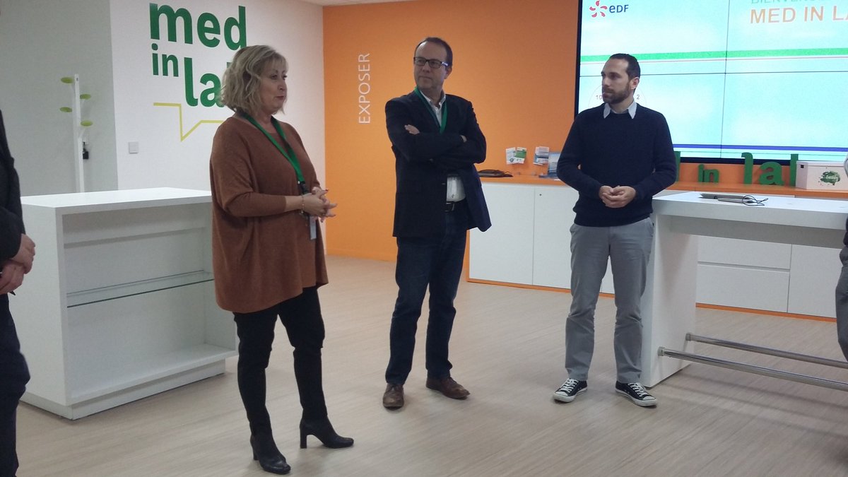 moniquefragano's tweet photo. Lancement du Marathon @ProBonoLab @EDF_SUD au @medinlab avec une équipe transverse. Partage de compétences pour l'association @Resurgences_eu . Merci à la @fondationedf https://t.co/KAR8Ltue5D