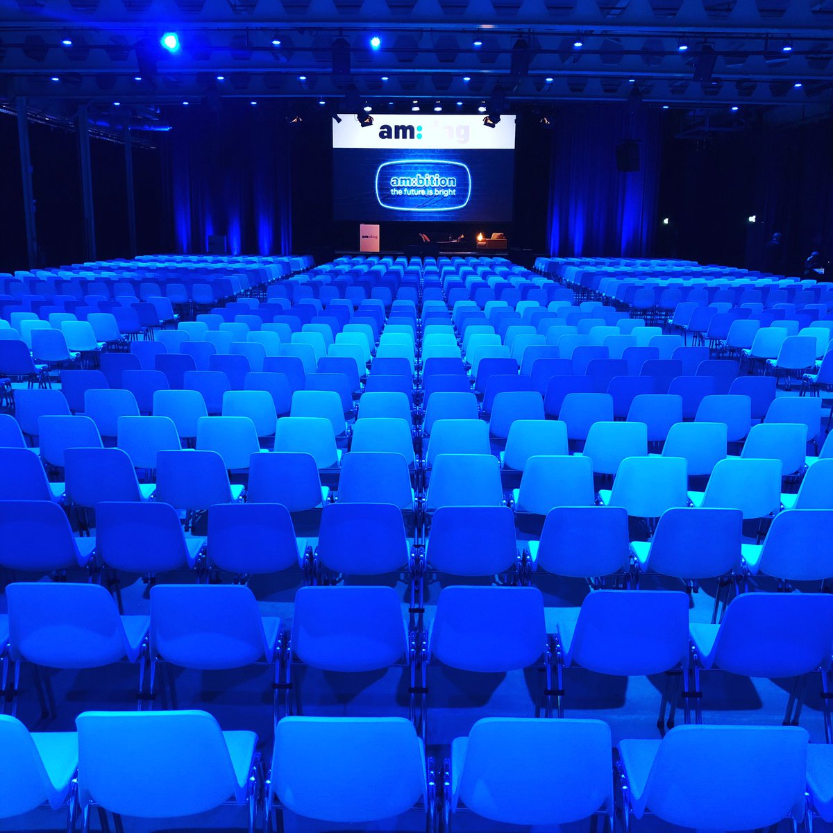 AM:DAG @ Van Nelle Fabriek... ready for take off... 1200 gasten van catering voorzien. We love it!
#amdag #mood4food #mood4foodnl #vannellefabriek #comfortfood #bigevent #instafood #amdag2018 #lunchtime #borrel #bites