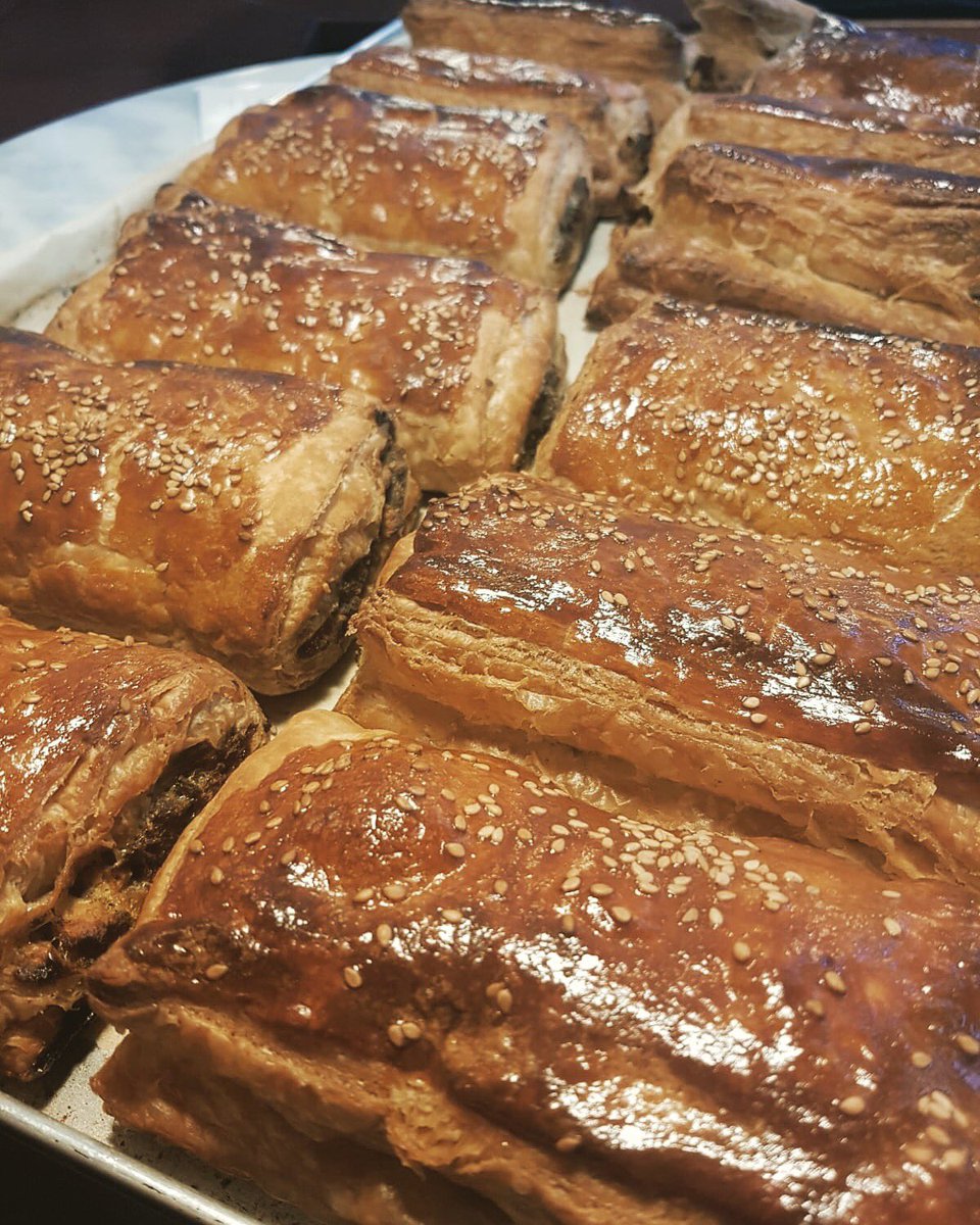 Vers uit de oven 🤩 #saucijzen #lunchidee #biologisch #homemade #museumkwartierutrecht #keekutrecht