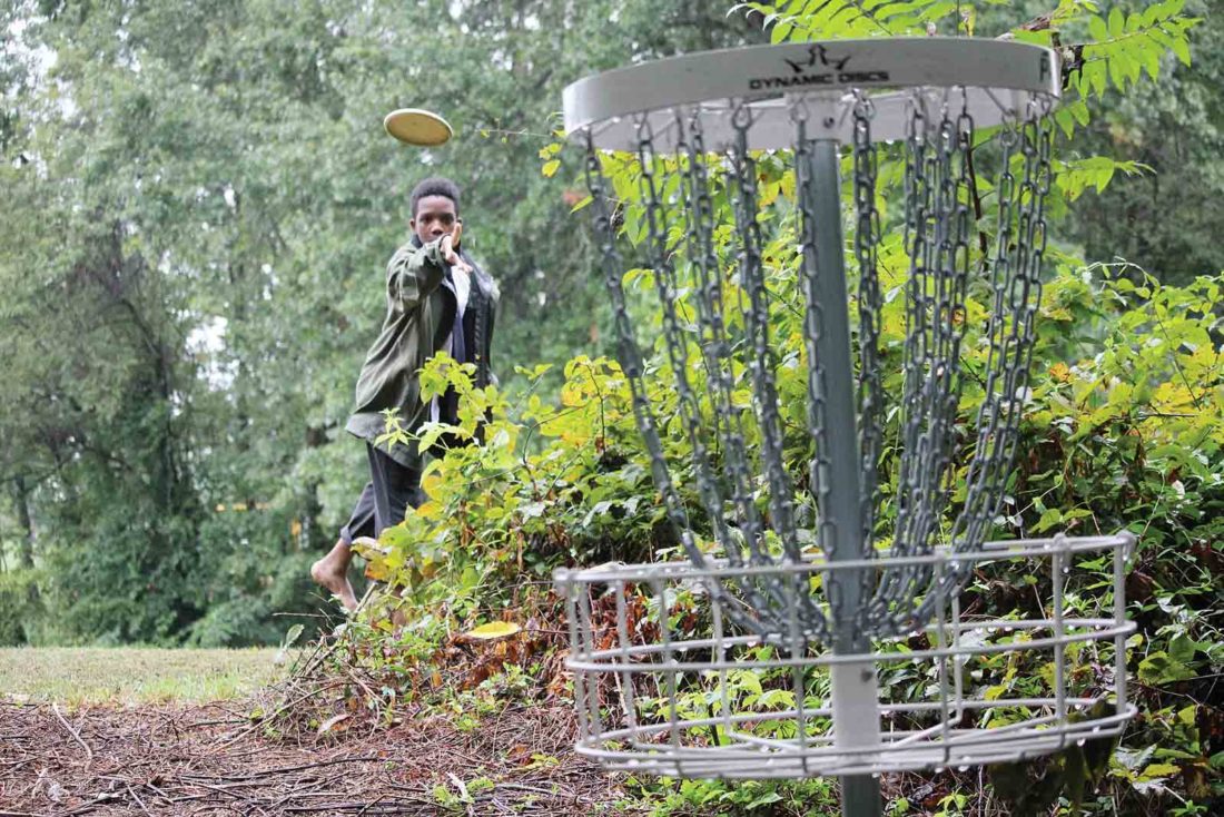 dgsolutiontips's tweet image. Happy Tuesday,
Tag your friends who Like And Love disc Golf
Don't forget to follow us To see such beautiful pictures every day!
#discgolflife #discgolfgirls #discgolfmemes #discgolf4women #discgolfwomen #discgolfing #discgolfboxes #discgolface #discgolfprotour #discgolfbaskets