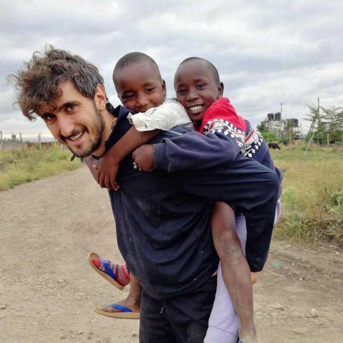 caritas_milano's tweet image. "Tre cose ci sono rimaste del paradiso: le stelle, i fiori e i bambini".
Dante Alighieri

Giornata internazionale per i diritti dell'infanzia e dell'adolescenza

#20Novembre
#GiornataMondialeInfanzia
#WorldChildrensDay