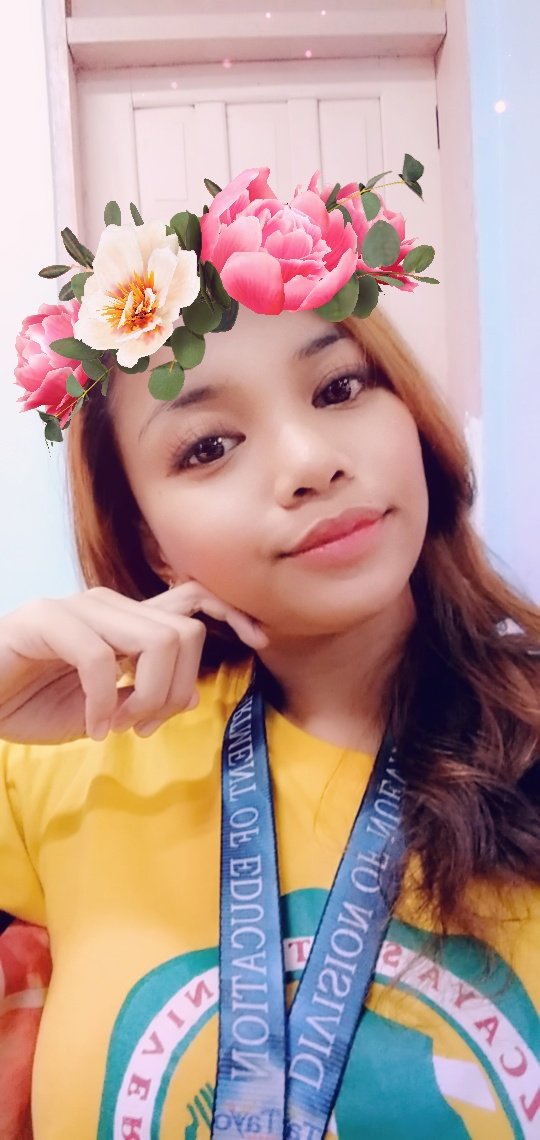 wanderlust_yxx's tweet photo. When boredom strikes 😂 #yesterday #1pmclass #natsci https://t.co/yhLzGf2v1A
