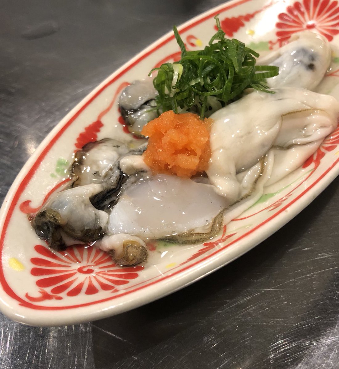 ট ইট র 直木 本日のおすすめ ブリ ムツ アジ タコぶつ 生しらす 刺身盛り合わせ 剥き牡蠣 小ヤリイカ麹南蛮和え タコキューリ葱塩たらこ 白子ポン酢 あん肝 すじこおろし 鯛みそ メヒカリ唐揚げ さんま塩焼き 鴨もも串 鰻串串 鳥皮焼き ガツ