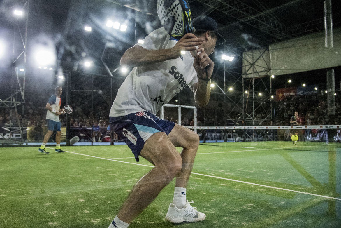 GrupoJimSports's tweet photo. Quedan menos de 24 horas ⌛️ para que nuestro equipo #SofteePadel comience el último torneo de la temporada @WorldPadelTour. ¡Vamos a por todas 💪! ¡Muchísima suerte ☘️! https://t.co/l8JjlhCPEl