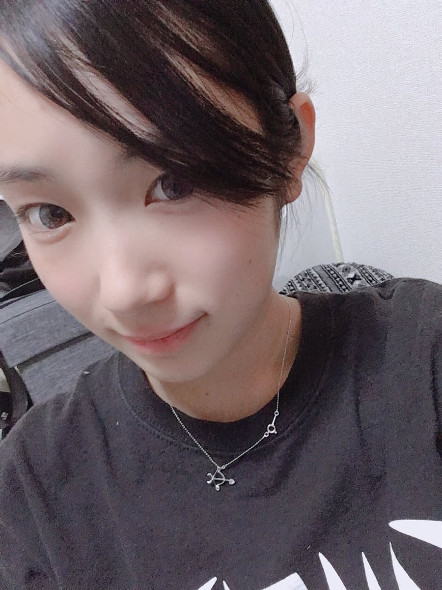 くーみん ずぼら戦隊主婦レンジャーくみブラック スマホの写真整理してたら懐かしいの出てきた笑笑 昔の私と今の私 昔の方がなんか きつい顔しとる笑笑 そしてこのツイートに巻き込まれるりなつん 笑 くーみん ずぼら戦隊主婦レンジャーくみブラック スマホの写真整理してたら懐かしいの出てきた笑笑 昔の私と今の私 昔の方がなんか きつい顔しとる笑笑 そしてこのツイートに巻き込まれるりなつん 笑