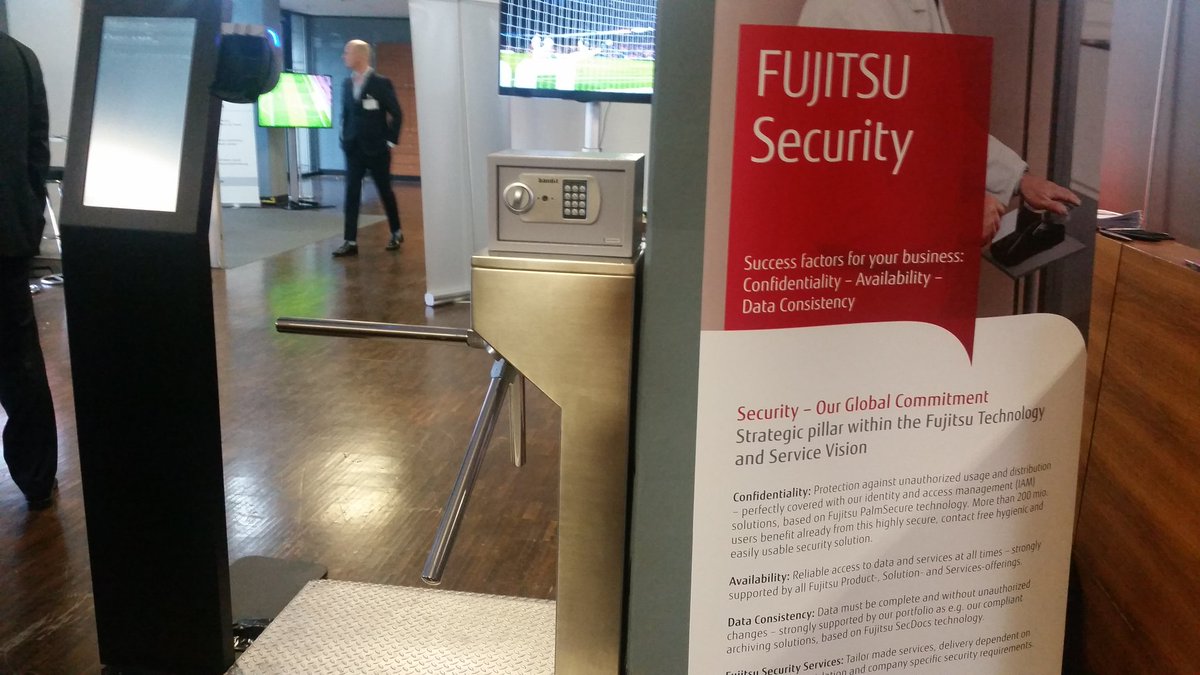 MAlbert_FJ's tweet photo. 600 Teilnehmer auf dem #Arenasummit #as2018 in der Commerzbank Arena. @Fujitsu_DE ist dabei mit Partner Biosec und unserer Lösung #PalmSecure https://t.co/AUa1aYVA9J