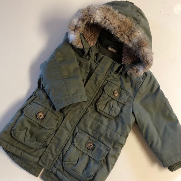 laterry6's tweet photo. So good I had to share! Check out all the items I'm loving on @Poshmarkapp from @MarciaR24325075 #poshmark #fashion #style #shopmycloset #mercermadison #hm: https://t.co/segTWkpVed https://t.co/JlMD3QCEKw