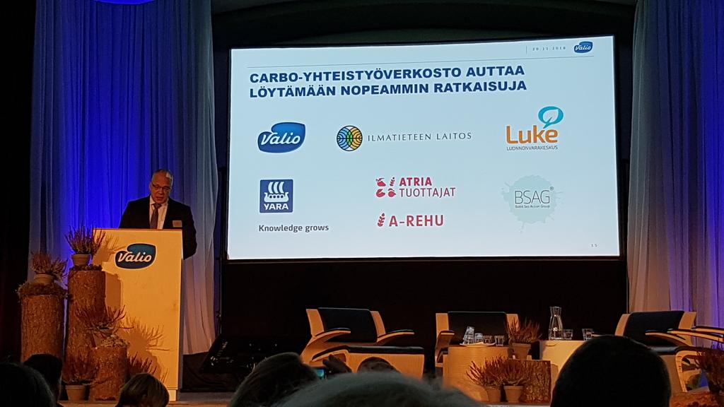 tiinatwit's tweet photo. Yhteistyöllä kohti #hiilineutraalimaitoketju a. #ilmastoseminaari18 https://t.co/JKV2LqlqyD