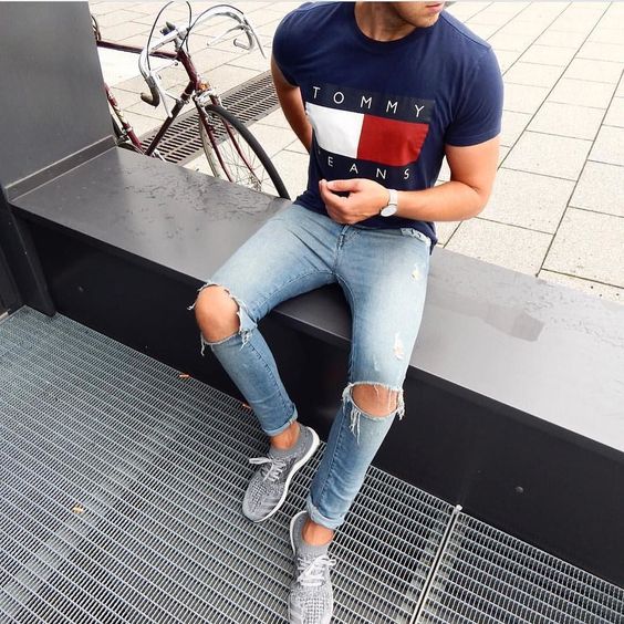 dilectusuk's tweet photo. Fun fact: denim has been used in the United States since the mid 19th century. But denim gained popularity in 1873 when Jacob W Davis, a tailor from Nevada, manufactured the first pair of rivet-reinforced denim pants
#fashion #fashionblogger #denim #jeans #style https://t.co/25tylQP7Xf