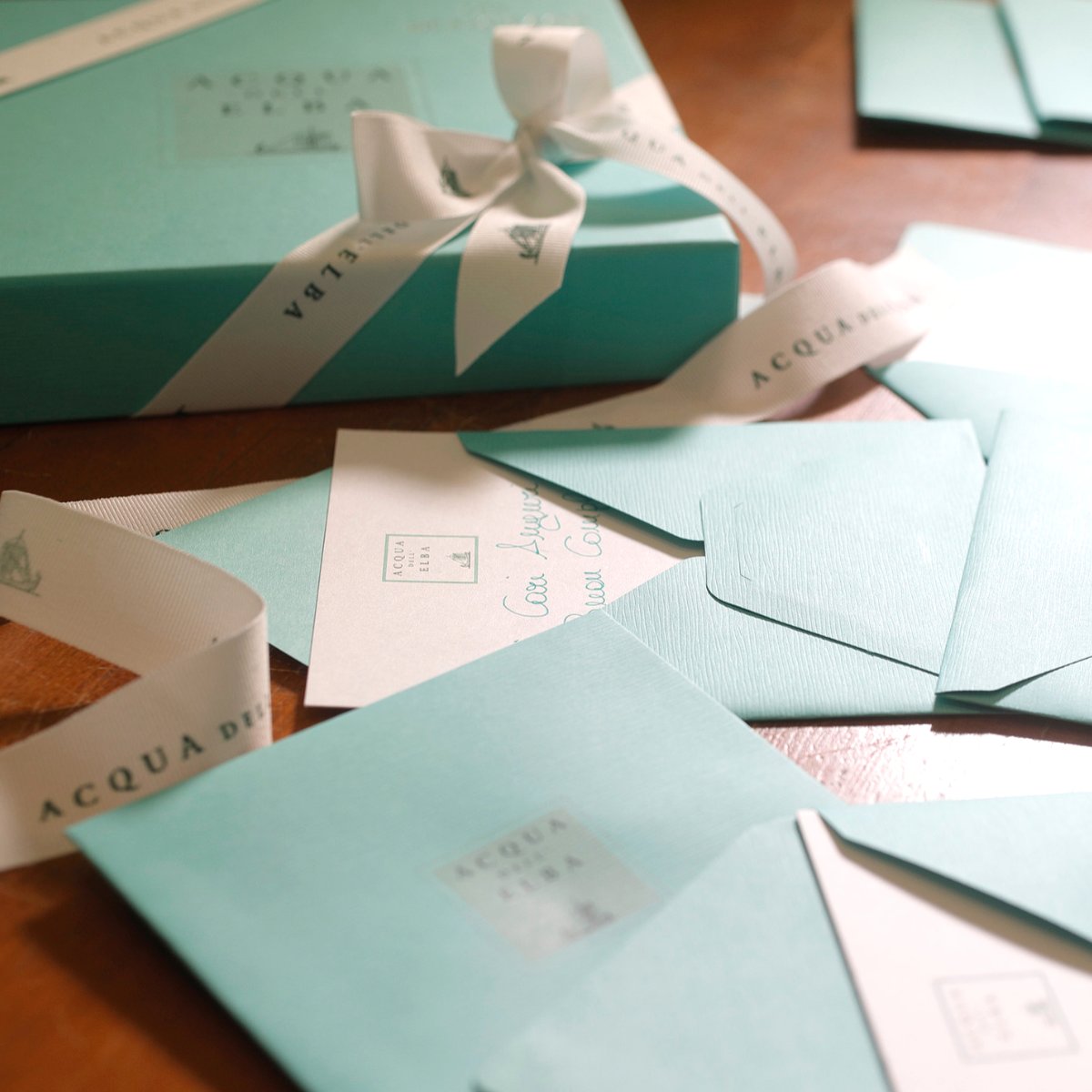 AcquadellElba's tweet photo. Oggi a Milano presentiamo alla stampa i nostri #coffret per i #regalidiNatale e di San Valentino.
Nello spazio #LBM1911, dalle 11.00 alle 18.00. #presspresentation #acquadellelba #perfumeboxes #youressenceyoursea... your coffret. https://t.co/GCN3EA19V2