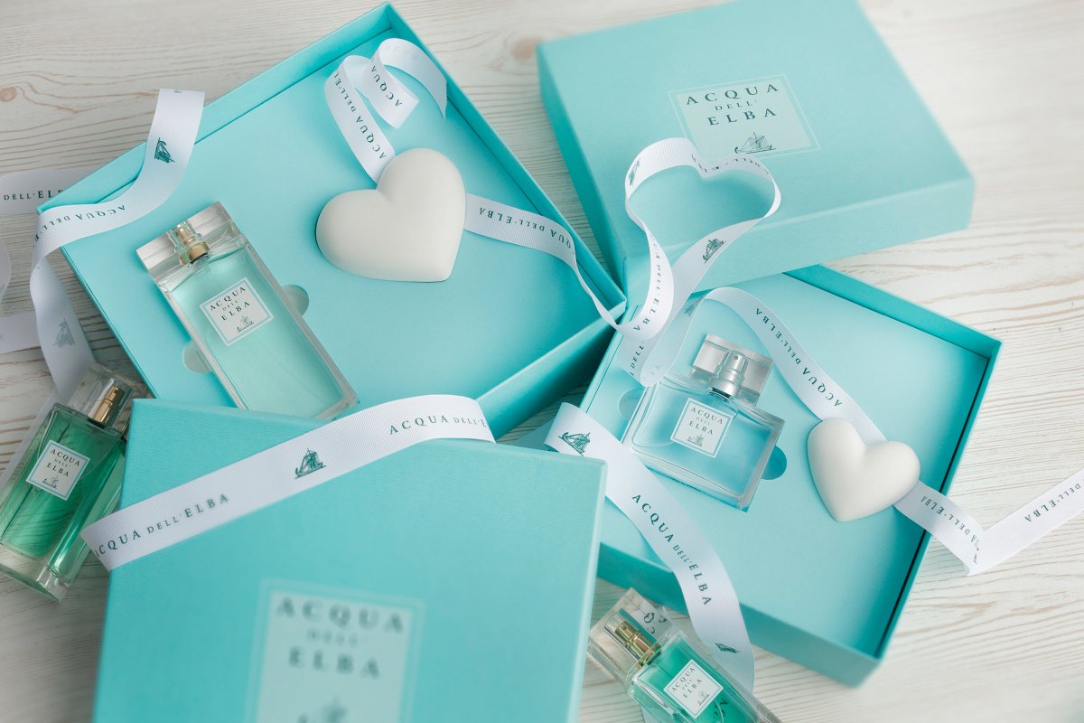 AcquadellElba's tweet photo. Oggi a Milano presentiamo alla stampa i nostri #coffret per i #regalidiNatale e di San Valentino.
Nello spazio #LBM1911, dalle 11.00 alle 18.00. #presspresentation #acquadellelba #perfumeboxes #youressenceyoursea... your coffret. https://t.co/GCN3EA19V2