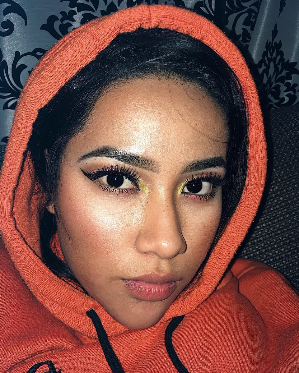 Luisa_nao's tweet photo. 👀💄🔥 #mypassion #makeup #luisalifeb #makeupRainbow https://t.co/6ZgdRmgIhq