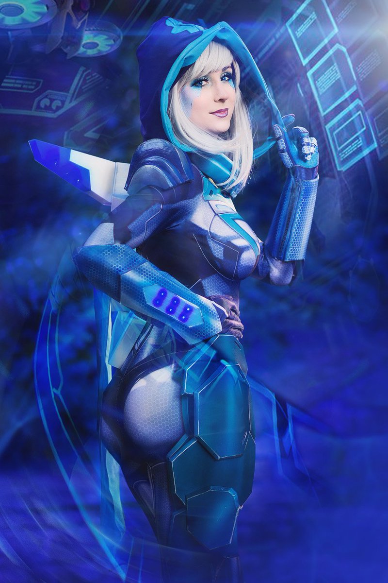 dezithedevil's tweet photo. At first I'll show you all the #cosplay stuff I've done the past 4 years :D
This is my #projectashe i made in cooperation with my friend Zerrak :3
Awesome photo taken by Melor, edit by me ^^
Thanks to @riotgames and @LeagueOfLegends for this amazing #skin of #ashe โก https://t.co/P9KWNaAUIj