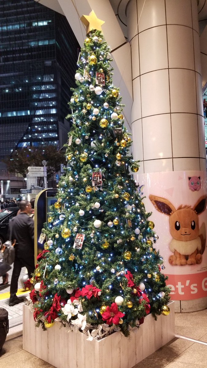 panee0202's tweet photo. 夜の渋谷駅前、行ける方はぜひ行ってみて下さい……！
宵闇に輝く109東方神起の巨大パネルの神々しさ、そして定期的に4スクリーンで流れるJealous✨
夜の街��、Jealousの曲を聴きながら遠くに眺める東方神起パネルには、心から感動します😍💖
#Jealous #東方神起 #TOMORROW https://t.co/8I9MtpEvTF