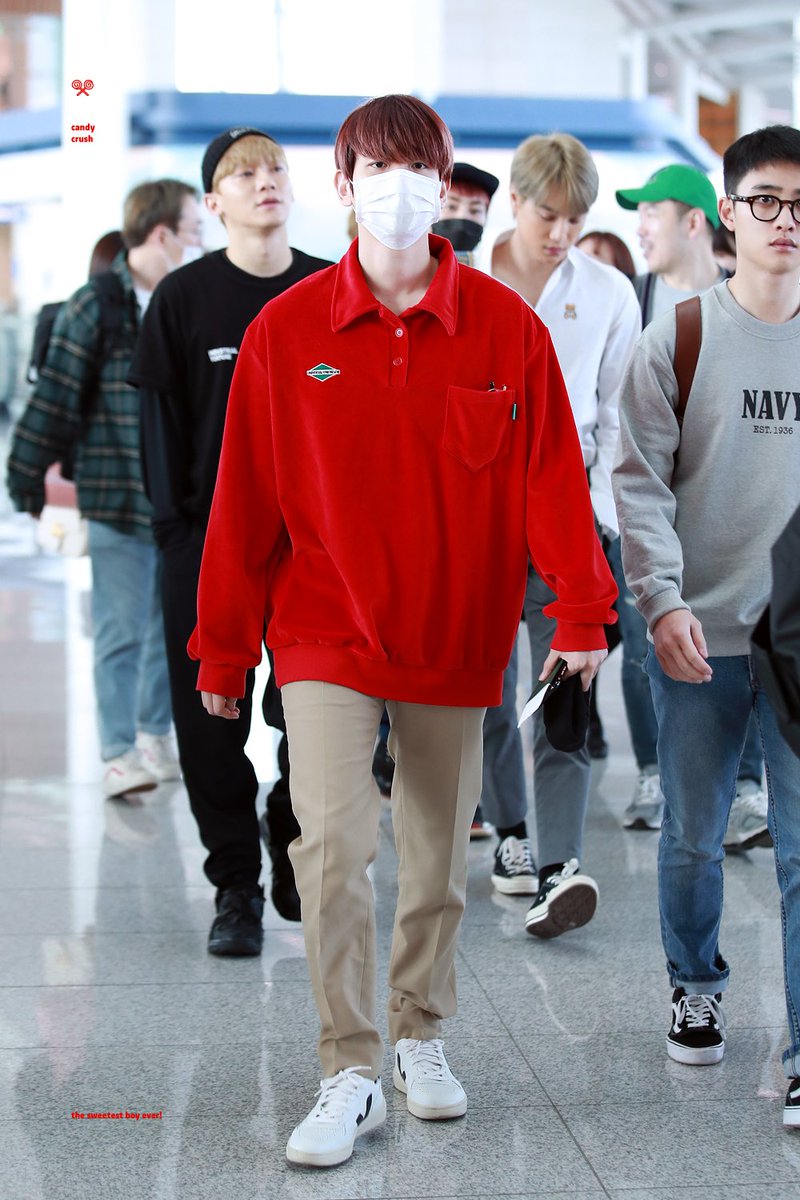 candycrush0506's tweet photo. 181119 인천공항 딸기사람🍓🍓🍓🍓🍓

#백현 #BAEKHYUN #EXO⁠ #weareoneEXO⁠ #EXO_TEMPO⁠ #EXO_DontMessUpMyTempo⁠ #어디에도_없을_완벽한_EXO ⁠@B_hundred_Hyun @weareoneEXO https://t.co/vPePSJYpbk