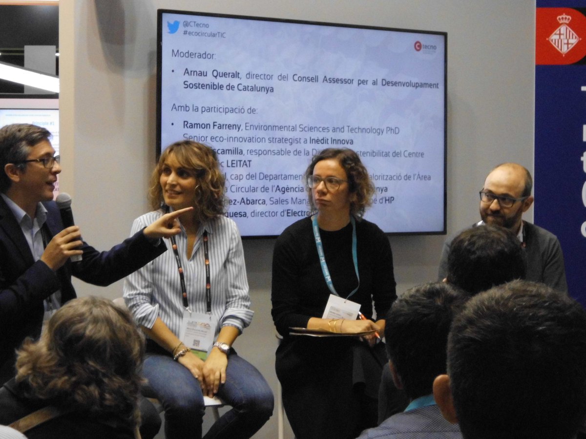 Els experts del debat-networking #ecocircularTIC #SCEWC18 expliquen com #ecodisseny, #reutilització i #reciclatge contribueixen de manera molta positiva al #economiacircular.

@sharebcn2018 @SmartCityexpo @eReuseOrg @ineditinnova @residuscat @Leitat