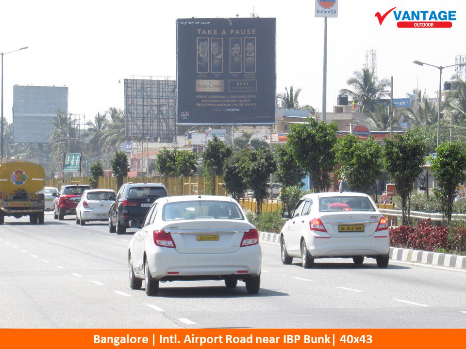 VantageOutdoor's tweet photo. #BlackDogEasyEvenings #Hoarding 40X43 #advertisement @ International Airport Road near IBP, #Bengaluru #TakeAPause #BDEasyEvenings
To book #outdoor #media contact https://t.co/Fxde5riqKx 📞044-26213757 #Billboards #oohmedia #out_of_home #outdoor_advertising #OutdoorPromotions https://t.co/nHvGaaEQ3V