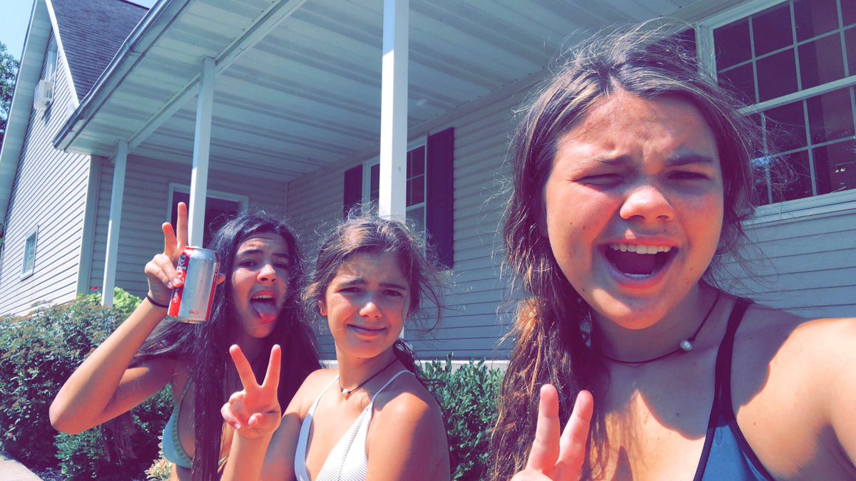 lmoriarity2's tweet photo. happy birthday to my best friend since we were 10❤️love u long time vick!! #biganth #johnny #awne #thiccc #asians #biggreenpeen https://t.co/u3O5mDtCke