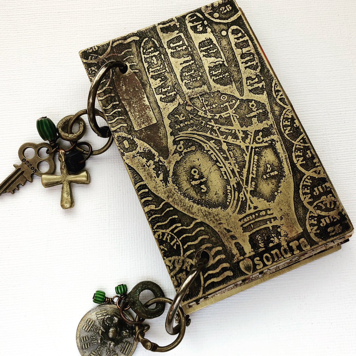 sunnybarrington's tweet photo. #make an #etched #metal #book!
Sign up at https://t.co/d8bne305z7 
#sondrabarrington #sbdesign https://t.co/nCnDoyzwmx