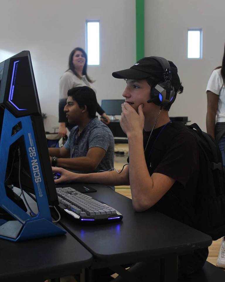 EBlueGaming's tweet photo. It was a pleasure to work with the young bright students and teachers of BASIS Mesa on their fundraising event; BASISCON.
#gamingdesk #gamingchair #gaming #gamer #eblue #arizona #usa #Esport #esportarena #basiscon #america #Fortnite #PCGaming #RGB #allinone #computer @BASISMesa https://t.co/iRg9usYefz