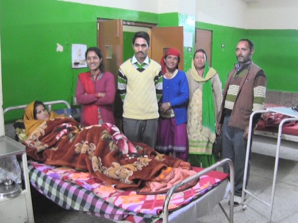 himachalkesari's tweet photo. गजब: महिला ने एक साथ तीन लड़कों को दिया जन्म, मंडी में हुई नॉर्मल डिलीवरी(Video)
https://t.co/0Ixg9tMAzz #Mandi #Woman #Childrenborn #NormalDelivery https://t.co/iTL5cYUuUb