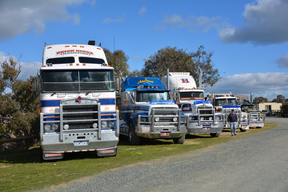 TruckSociety's tweet photo. Check out Robs Pictures at his website
https://t.co/joSC12ALbi
#photographertrucks #vintagemachinery #oldtrucks #athsaustralia #vintageshows #coololdstuff #truckers #truckpictures #vintagemachinery #greatphotographer https://t.co/Yaizzoe0Zf