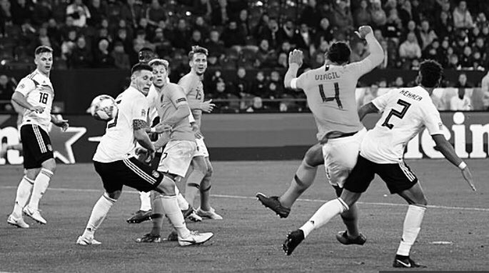 Mob_Ind's tweet photo. Was sollte das? Nun hat man schon mit 👉https://t.co/1Wna8Nd7Qd
und 👉https://t.co/wQGt4dSkP5 zwei Karten im #NationsLeague - Spiel und dann wird Holland bedient?
🇫🇷 Schade, #Alphapage
🇳🇱 Glück für #P2000
🇩🇪 Ein verzweifelter #eCityruf
#GERNED #dfbye #pmrexpo #swissphone #solar https://t.co/VmAAY7C6u6
