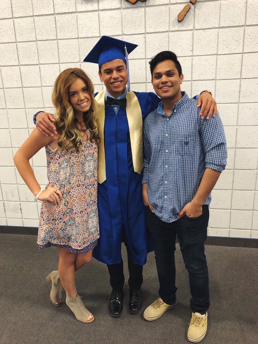 karahlaneee's tweet photo. HAPPY BIRTHDAY RICK 🎈 thx for letting me 3rd wheel you &amp; @JarretSimmons (it’s my pleasure) https://t.co/CfG9B1hrov