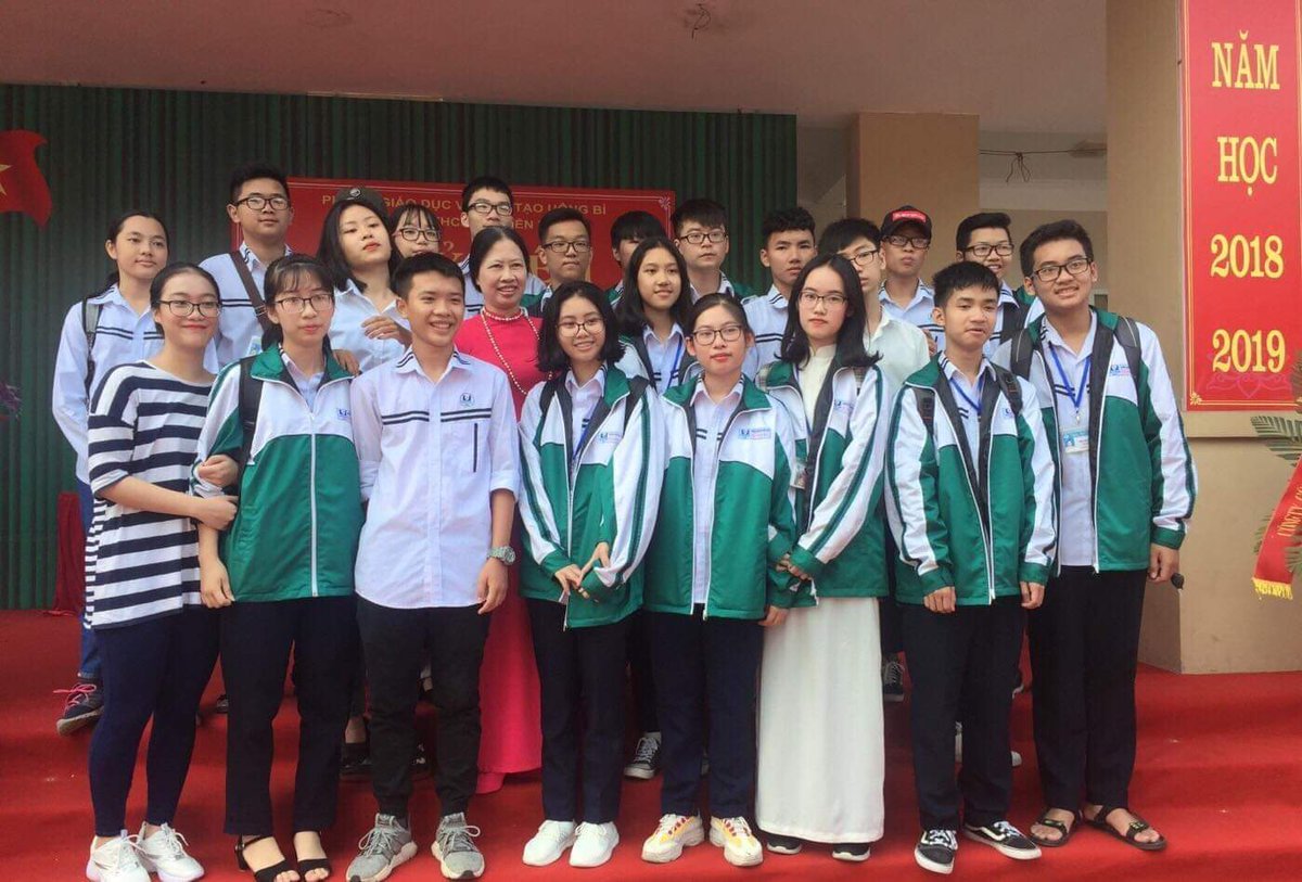 bts_maicool's tweet photo. Hihi, cảm ơn các cậu đã bên tớ suốt những năm cấp 2
A2 K14 - 18 💋💋 THCS Nguyễn Trãi !!! https://t.co/ZVDuOvjfGD
