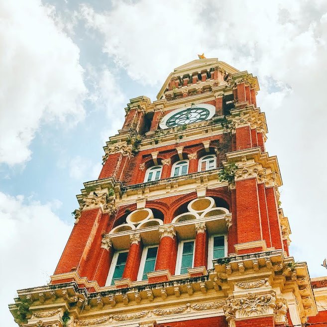 STAY SMART✌✌ ! LOVE OLD MEMORIES 🏵🏵 THAT CAN BRING YOU TO NEW TASTE. 
Love ❤Shot by@onequiteday.

#MyMyanmar #MyanmarBeEnchanted #heritage #colonialbuildings #architecture #heritagecity #beautifuloldbuildings #colourful #cityviews #Yangon #must_visit #solotravel #goldenland