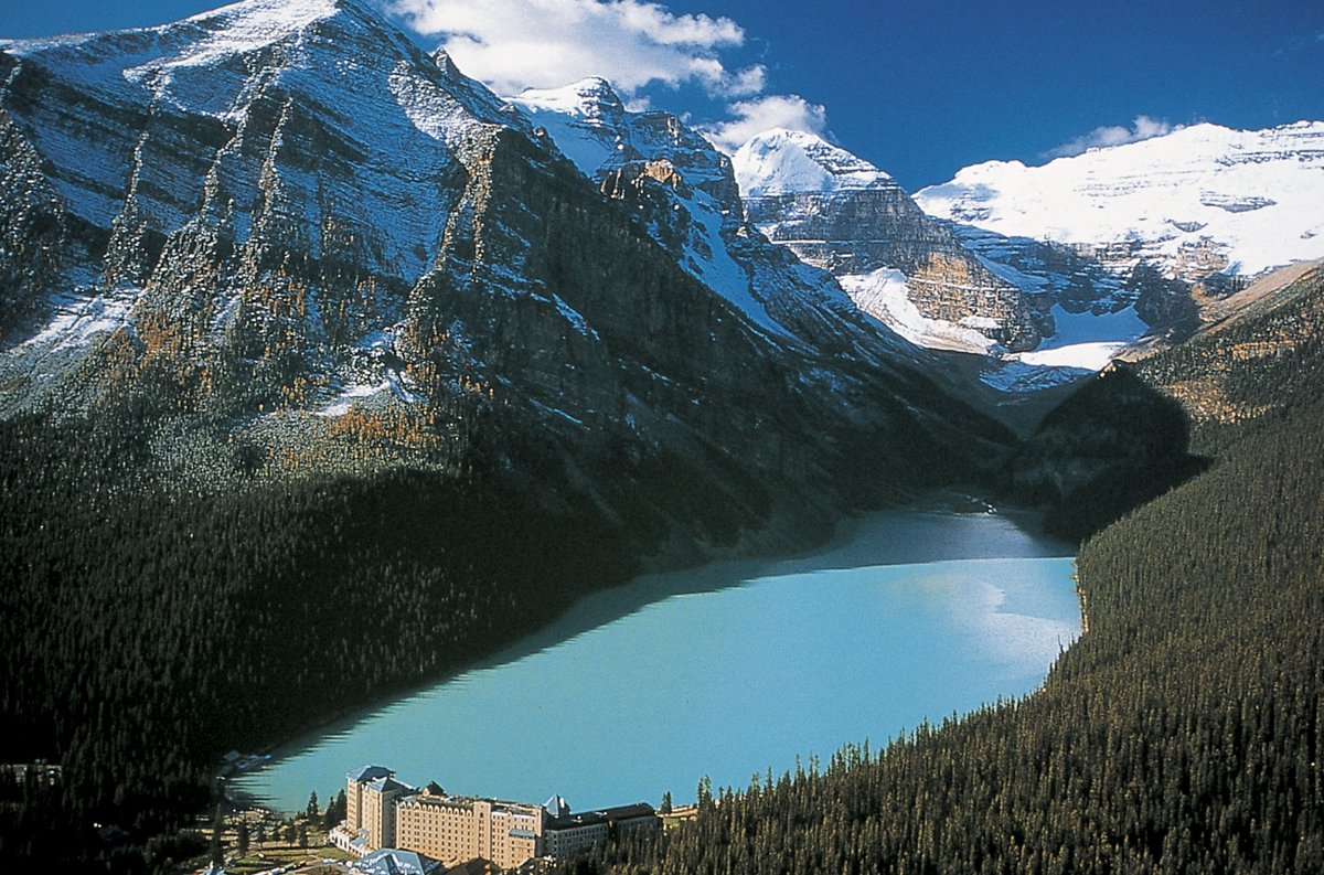 Noel_T10's tweet photo. #AllIWantToKnowIs when I'll be able to get back to Lake Louise https://t.co/h7GNMWfn3J
