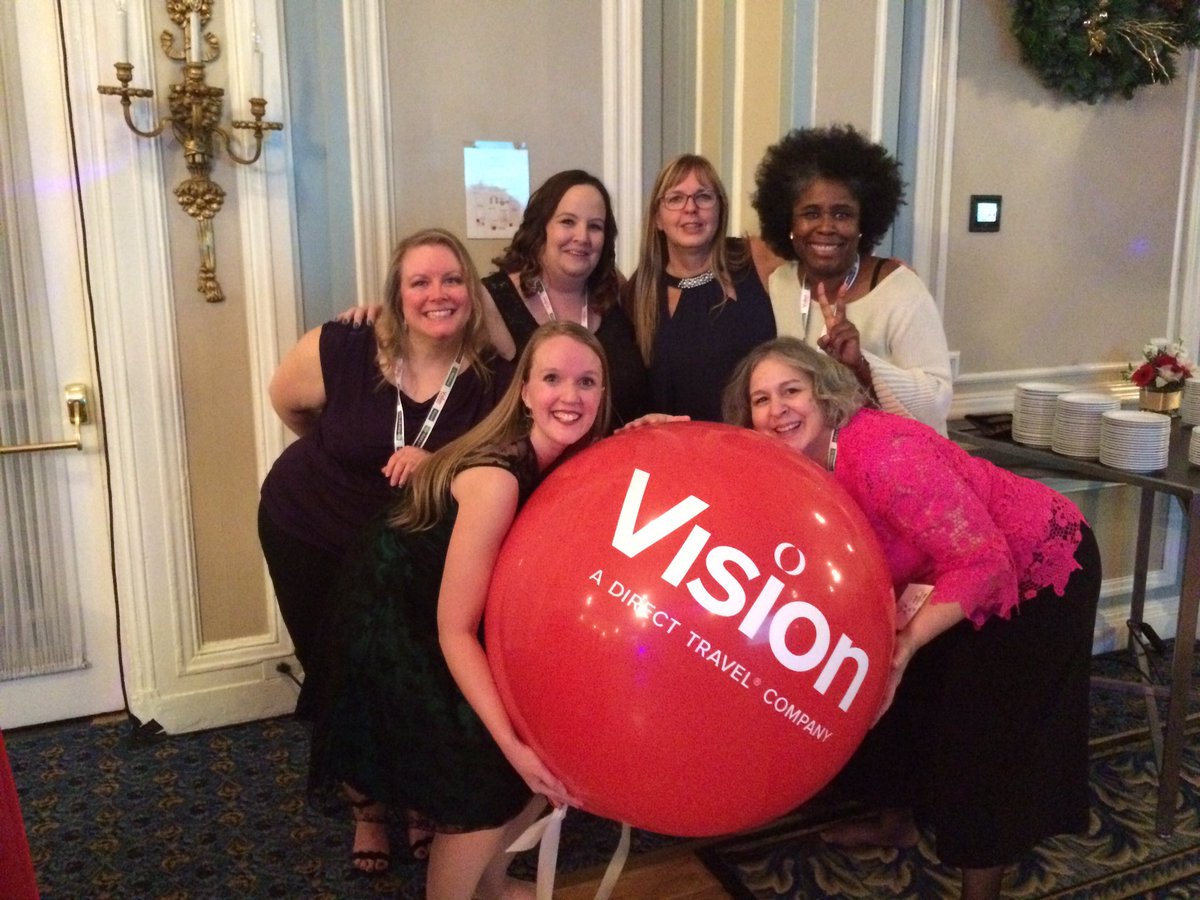 haley_nicoll's tweet photo. #pov2018  we closed out the party!! https://t.co/qicPeKOQrK