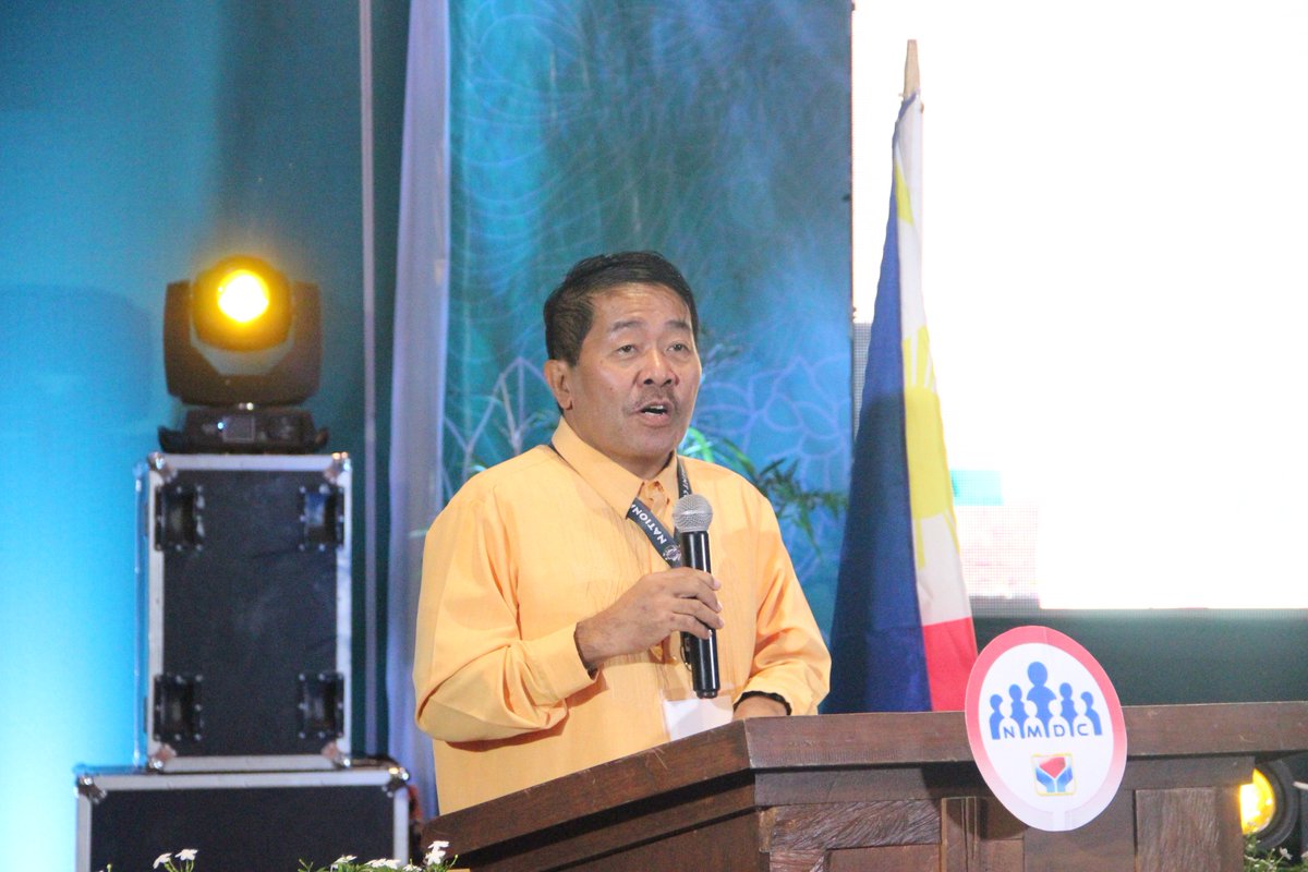 dswdfo8's tweet photo. "We shouldn’t forget DSWD not a job but calling to offering ourselves to people," Region VIIIDirector RestitutoMacuto shares what he wants to put into minds of his people, to over70 DSWD officials nationwide in nat'l. mgt. confab The Oriental Leyte Resort. https://t.co/jK8Ku26phx