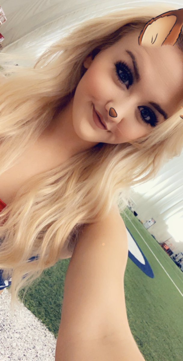 joshuaiancooper's tweet photo. Sweet dreams deer @HTC_OliviaT also cannot wait to see my #HTCCalendar ❤️😘👩🏼😴💙🦌 https://t.co/vn8Qu2ciS9