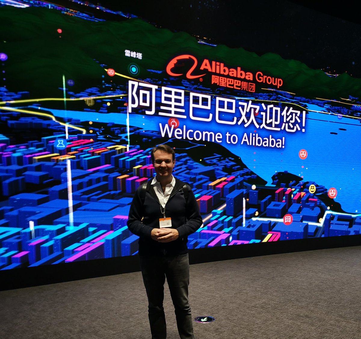 floriannoell's tweet photo. Mit der German China Week des @StartupVerband zu Besuch bei @AlibabaGroup. #GCW18 https://t.co/EhxO2ItGHl