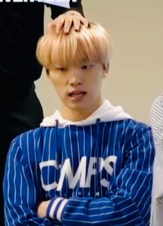 btsvt_sim's tweet photo. new meme ? ๐ง๐๐๐
#SEVENTEEN #DINO #MEMETEEN @pledis_17 https://t.co/5oFYDePGIa