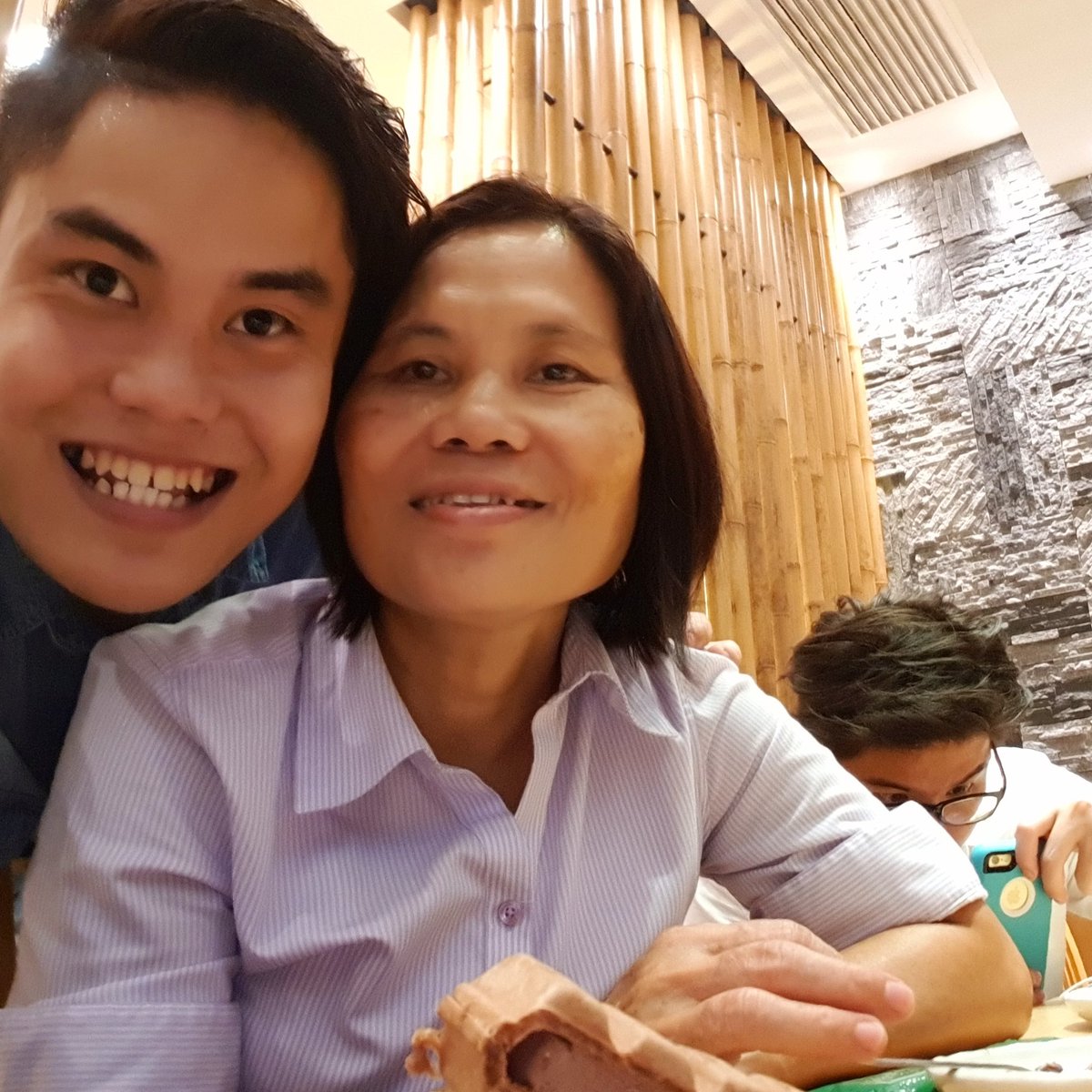 amadeusdonovan's tweet photo. Happy Birthday To You Mom,,,
May God Bless You,,,,
#celebration #birthday #mom #mum #DonovanStyle #DonovanDayOut #Life #positivevibes #success #happiness https://t.co/m9QXcQDbfJ