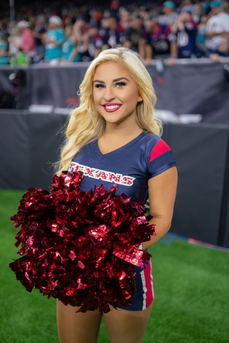 joshuaiancooper's tweet photo. Nighty night gorgeous sweetheart @HTC_MadisonMi cannot wait to see my #HTCCalendar 💙😘👩🏼😴❤️ https://t.co/OS7qaGTXV1