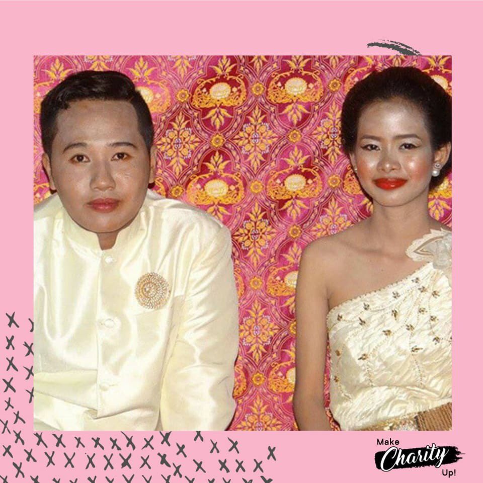 MakeCharityUp's tweet photo. Melihat gambar diatas, apa pendapat kamu tentang foto di slide pertama dan kedua?
.
Makeup yang salah bisa saja merusak momen bahagia kamu loh Beauty, bersama Make Charity Up kami bisa membantu mereka yang ingin tampil cantik di hari bahagianya 😊 https://t.co/HcNBh6324k