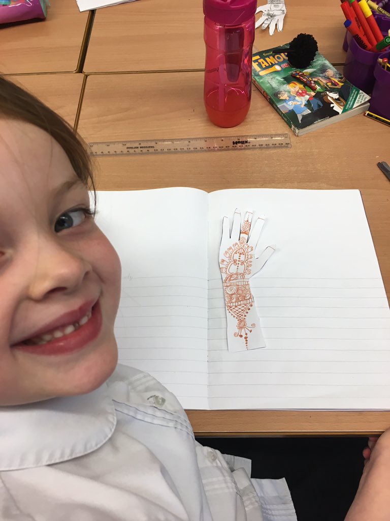 Hallglen_P3B's tweet photo. We have been learning about wedding traditions in different religions. Today, we learned that for Hindu, Islam and Sikh weddings, the bride has beautiful patterns drawn on her hands and other parts of the body, using henna(mehndi).
We created our own fantastic mehndi designs. https://t.co/jb01VQMZtV