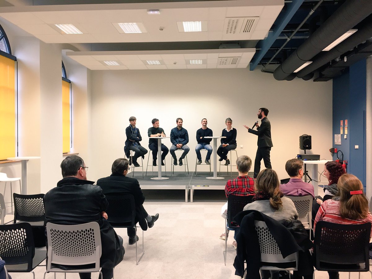 n_w_x's tweet photo. [#researchup]
1ère table ronde pour recueillir des REX sur le partage de savoir-faire entre chercheurs et entreprises. Une collaboration qui valorise les résultats scientifiques et suscite l’innovation ! @criannormandie @saagie_io @Siatech_SAS #frello @normandyFT @SeineInnopolis https://t.co/YcHCLsqAgt