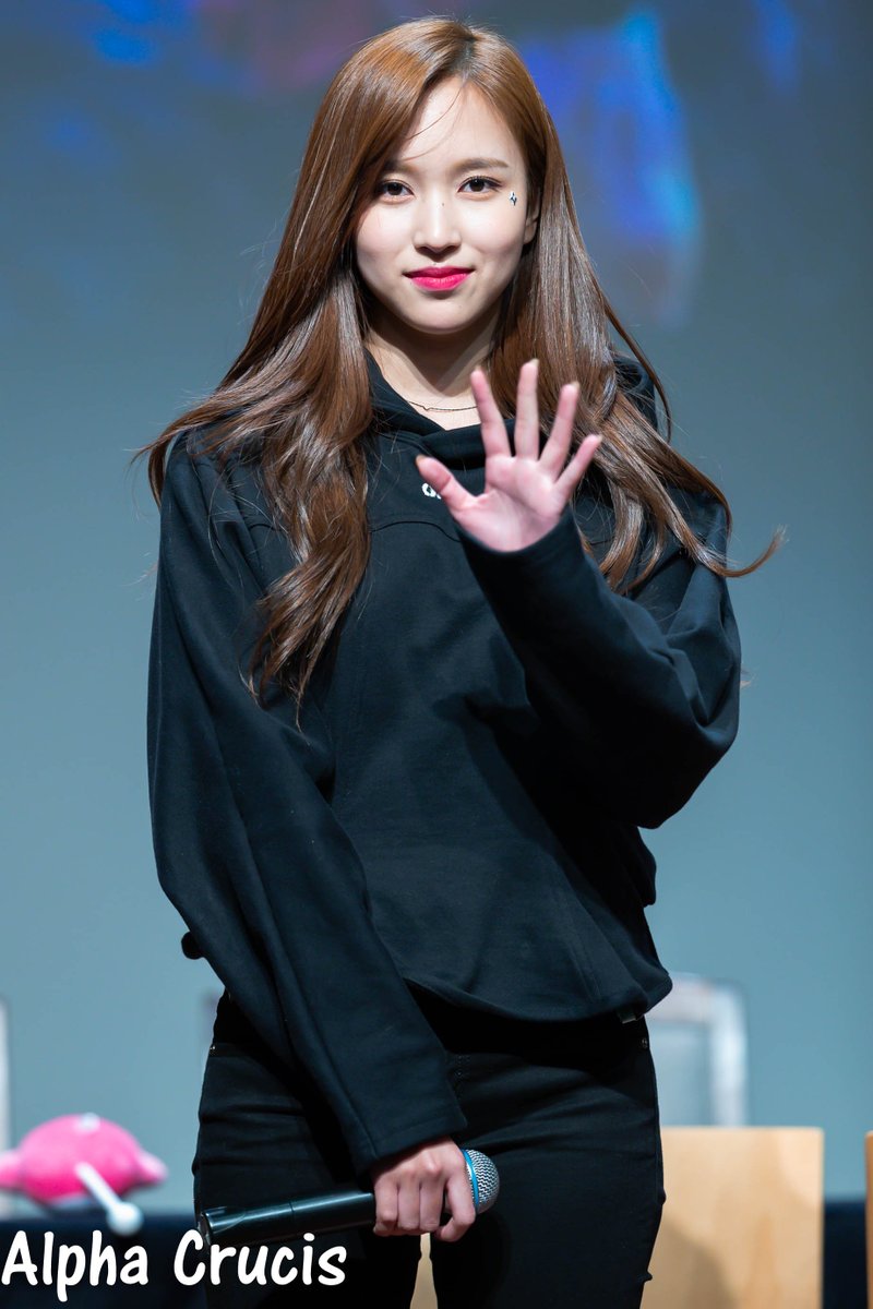 AlphaCrucis0324's tweet photo. 181117 팬사인회 상암 누리꿈스퀘어 국제회의장 사인회 끝2 #MINA #미나 #ミナ #名井南 #TWICE #트와이스 https://t.co/tB3drU5g8R