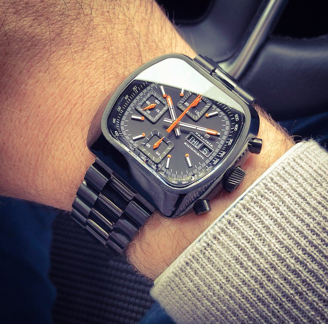 StratonWC's tweet photo. Stealth mode! A full carbon 993 by Gunther Werks and the Straton Speciale Automatic. Both an art-form! https://t.co/vLssWhd0la