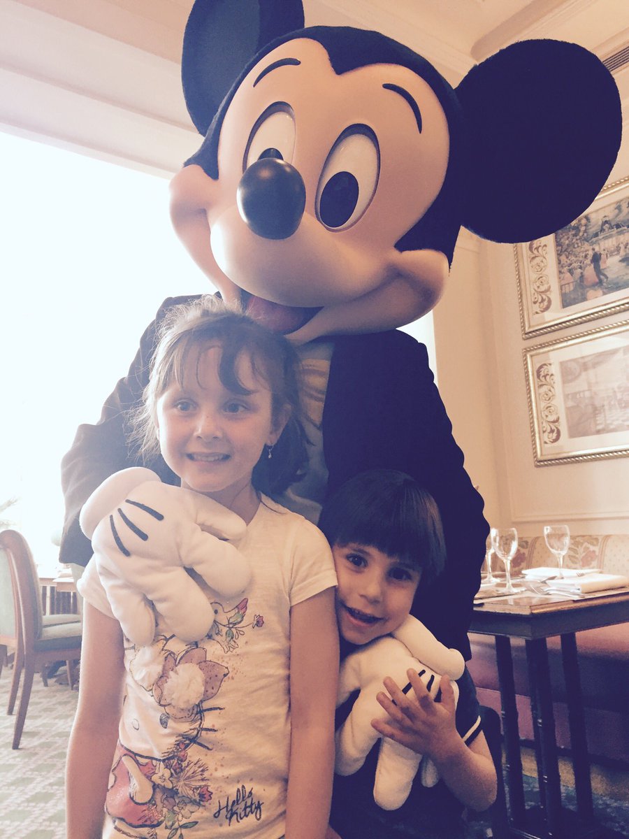 KimJamieLee's tweet photo. @DisneylandParis @DisneylandHoteI  #DisneylandParis #disneylandhotel https://t.co/xHCHLGBSnS