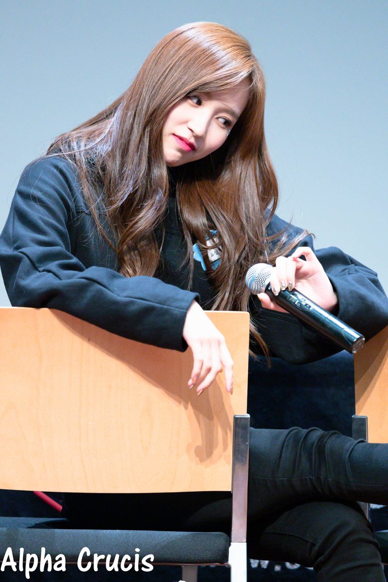 AlphaCrucis0324's tweet photo. 181117 팬사인회 상암 누리꿈스퀘어 국제회의장 사인회 끝1 #MINA #미나 #ミナ #名井南 #TWICE #트와이스 https://t.co/Bg4rOwY9Hv