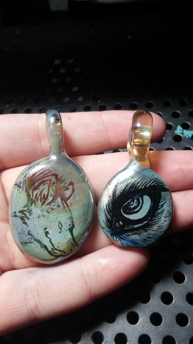 nardsarts's tweet photo. #MFF #Pendys in progress.

Not sure if I should pre-carve the others or leave them as #customizable blanks for the #ArtistMarketplace? https://t.co/Z3ZdI3Tr6k