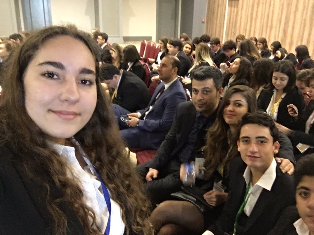 Eğitim kampımızın 3. gününde Akademik Direktörümüz Dr. Sanem Bülbül Hüner’e etkili liderlik sunumu ile geleceğin liderlerine önemli mesajlar veriyor. Değerli katılımı için kendisine teşekkür ediyoruz. <a href="/RaufAkan/">Rauf Akan</a> <a href="/nazli10er/">Nazlı Sert</a> <a href="/ahmt_orakci/">Ahmet Orakçı</a> <a href="/JalanGK/">Jalan G. Korkmaz</a> <a href="/BetulErok/">Betül EROK</a> <a href="/DogaAcademy/">Doğa Academy</a> @SanemBH