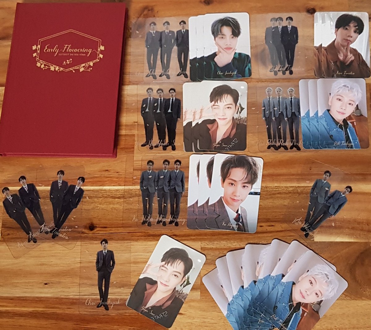 Hotshot_int's tweet photo. Selling Hotshot early flowering photocards

Clear 9€ each
Selca 12€ each

#EarlyFlowering #핫샷 #HOTSHOT #최준혁  #준혁  #태현 #티모테오 #timo #timoteo #taehyun #hojung #hojeong #san https://t.co/wSgwyVJovL